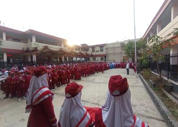 PaudQu dan MI Baitussalam Bentuk Karakter Siswa Melalui Upacara Bendera
