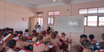 Pengawas Kemenag Beri Pendampingan Terhadap Guru MI Baitussalam Kec Cisaat