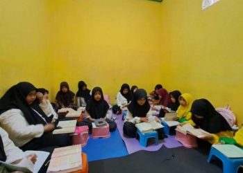 Di Hari Santri Nasional, Tahfidz Al-Qur’an Fayhiyyah Zahra Abdul Karim Cisaat Gelar Istighosah