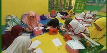 Tahfidz Al-Qur’an Fathiyyah Zahra Abdul Karim Cisaat Galakkan Menulis Arab Rapi