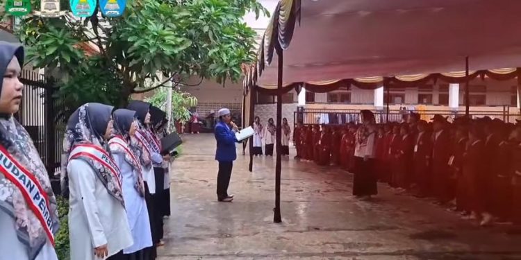 PaudQu dan MI Baitussalam Gelar Upacara Hari Guru Nasional 2024