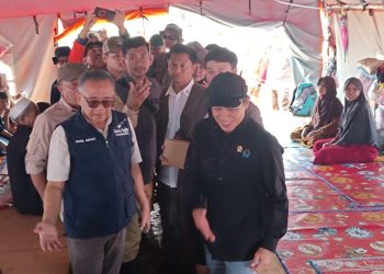 Menteri LH, Hanif Faisol Tinjau Korban Bencana di Kecamatan Pabuaran Sukabumi