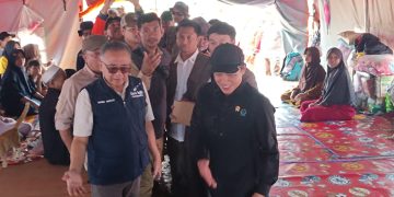 Menteri LH, Hanif Faisol Tinjau Korban Bencana di Kecamatan Pabuaran Sukabumi