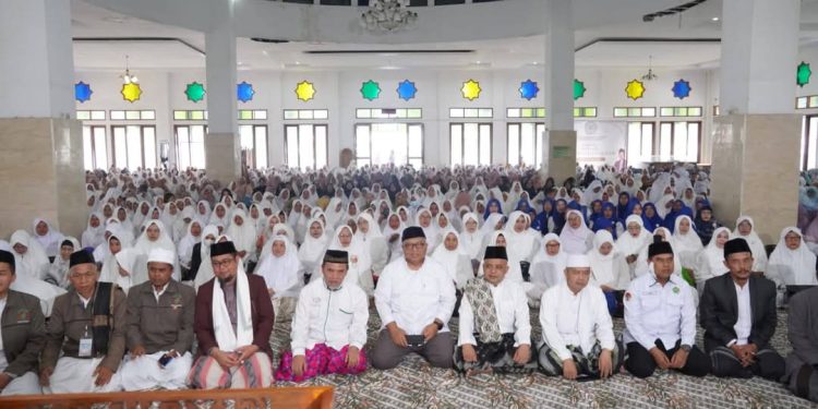 Bupati Marwan Hadiiri Khatam Akbar dan Doa Bersama