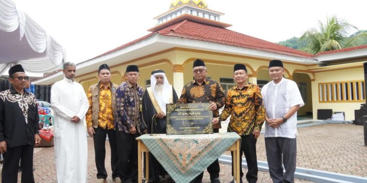 Resmikan Masjid Jami Dhobiyah, Bupati Sukabumi Ajak Masyarakat Makmurkan Masjid