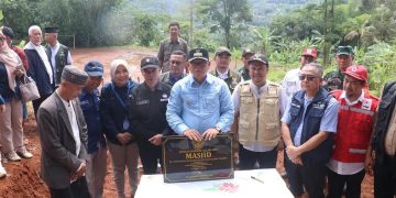 Pj Walikota Lakukan Peletakan Batu Pertama Masjid Sekaligus Beri Bantuan Korban Bencana Alam Sukabumi