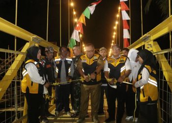 Bupati Marwan Gunting Pita Jembatan Cilalay Warungkiara