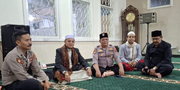 Isra Mi’raj di Masjid Qubbatul Islam Cisaat, KH. Iim Abdul Karim: Mari Teladani dan Amalkan Hasilnya