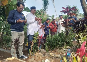 Mengawali Peringatan HPN 2025, PWI Kota Sukabumi Ziarah ke Makan Almarhum Senior Wartawan