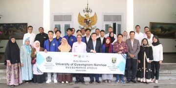 7 Penerima Beasiswa University Korea Selatan Dilepas Sekda di Pendopo Sukabumi