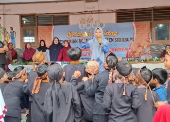 Meriah Acara Mieling Poe Basa Indung di PaudQu dan MI Baitussalam Kecamatan Cisaat