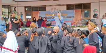 Meriah Acara Mieling Poe Basa Indung di PaudQu dan MI Baitussalam Kecamatan Cisaat