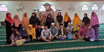 KH. Iim Abdul Karim Isi Kuliah Subuh di Masjid Besar Qubbatul Islam Cisaat