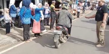 Ramadhan Berkah, PGRI Jampangkulon Berbagi Ribuan Paket Takjil