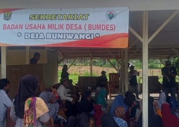 Yatim dan Jompo Jelang Lebaran di Surade Dapat Santunan dari BUMDes