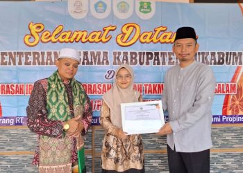 Operator Teraktif MI Baitussalam Raih Penghargaan Kemenag Kab Sukabumi