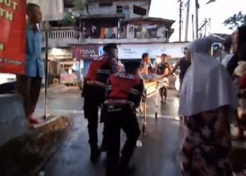 Anggota Samapta Polres Sukabumi Tunjukan Aksi Kemanusiaan Saat Bertugas