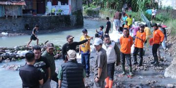 Sekda Tinjau Lokasi Dampak Bencana Palabuhanratu dan Apresiasi Semangat Gotong-royong Warga