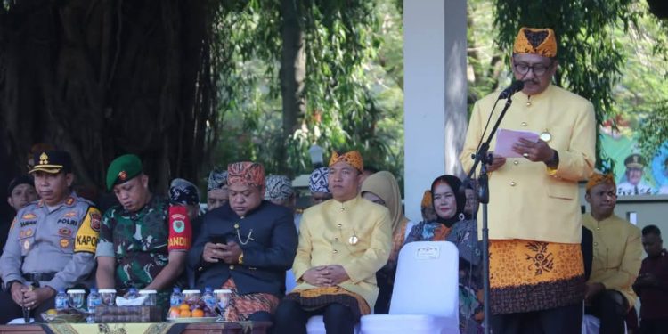 Upacara Hardiknas, Bupati: Pendidikan Adalah Proses Membangun Karakter