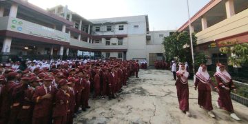 Rutin, MI Baitussalam Cisaat Gelar Upacara Pengibaran Bendera