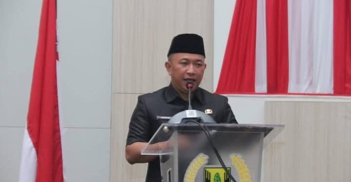 Wabup Andreas Sampaikan Nota Penjelasan Bupati di Rapat Paripurna DPRD