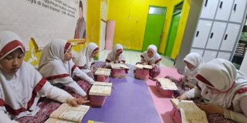Kelompok An-Nisa Tahfidz Al-Qur’an Fathiyyah Zahra Abdul Karim Cisaat