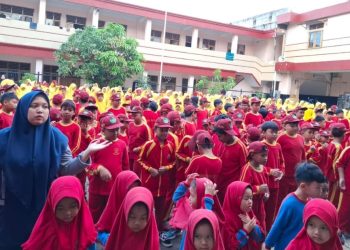 Senam Sehat Rutin MI Baitussalam Cisaat