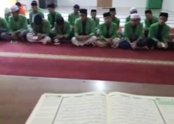 Santri Ponpes Baitussalam Cisaat, Gelar Sholawat Rutin