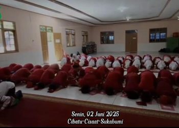 Usai Pengumuman Kelulusan, Murid MI Baitussalam Gelar Sujud Syukur