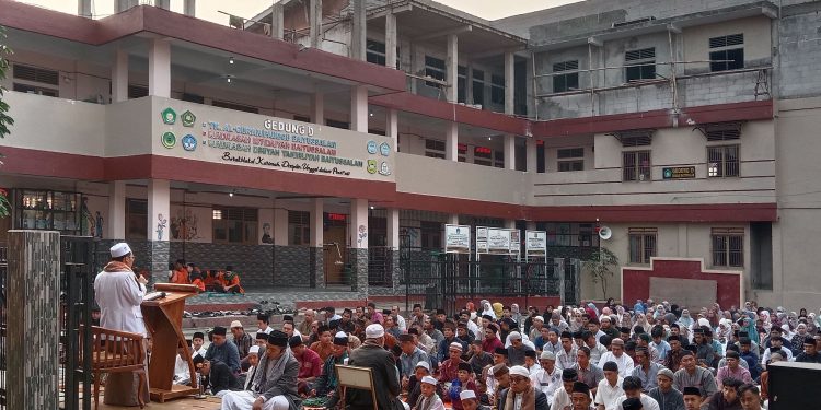 Ratusan Jemaah Shalat Idul Adha di Halaman Gedung D Baitussalam