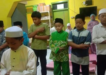 Shalat Dhuha Berjamaah Santri di Tahfidz Fathiyyah Zahra