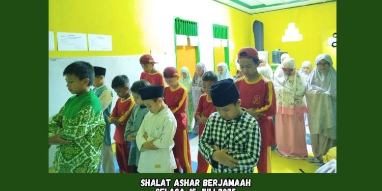 Wajib Sholat Ashar Berjamaah di Tahfidz Quran Fathiyyah Zahra