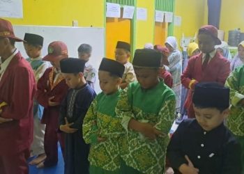 Anak-anak Membanggakan di Tahfidz Fathiyyah Zahra, Sholat Ashar Berjamaah
