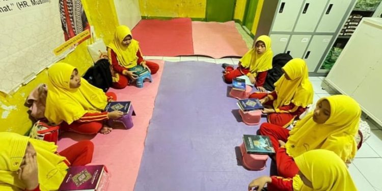 Cantiknya Kelompok An-Nisa Tahfidz Fathiyyah Zahra