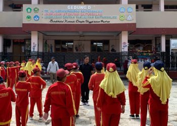 Jelang Lomba Tingkat Jabar, Paskibra MI Baitussalam Mantapkan Latihan