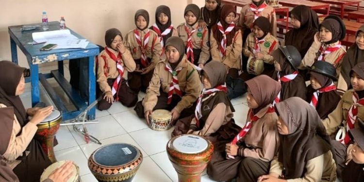 MI Baitussalam Perkenalkan Eskul Marawis