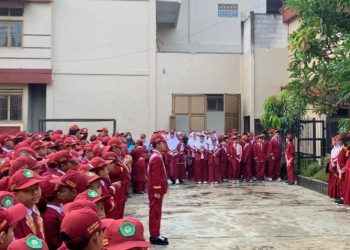 Penghormatan Sang Saka Merah Putih di MI Baitussalam