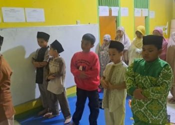 Tahfidz Quran Fathiyyah Zahra Utamakan Sholat Ashar Berjamaah