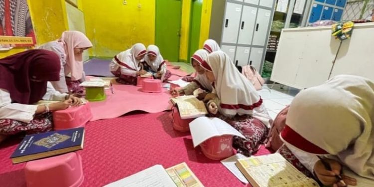 Keteladanan Kelompok An-Nisa Santriat Tahfidz Quran Fathiyyah Zahra