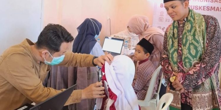 Bulan BIAS dan PKG Puskesmas Cisaat di Sekolah MI Baitussalam