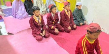 Thfidz Al-Quran Fathiyyah Zahra Utamakan Sholat Ashar Berjamaah