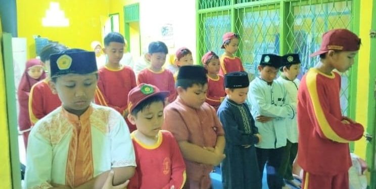 Perkuat Pondasi Santri Lewat Sholat Ashar Berjamaah