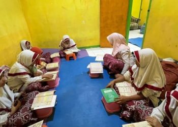 Kelompok Tahfidz Al-Quran Fathiyyah Zahra An-Nisa Terbaik dan Selalu Ceria