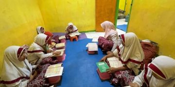 Kelompok Tahfidz Al-Quran Fathiyyah Zahra An-Nisa Terbaik dan Selalu Ceria