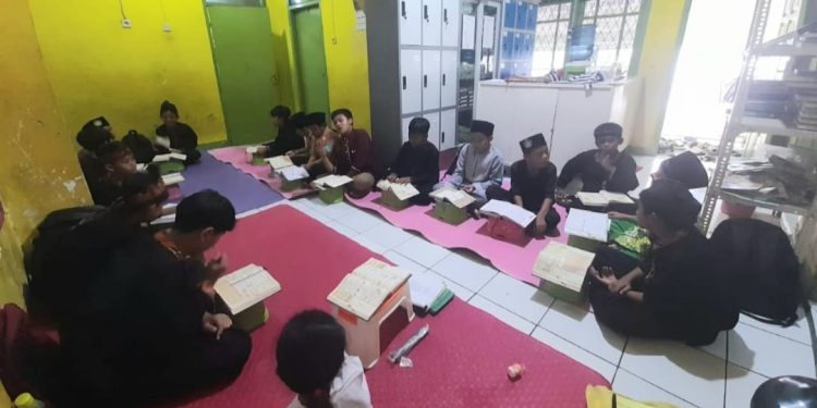 Kelompok Al-Mu’min Hitam Bak Buah Manggis