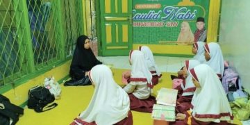 Generasi Qurani Santri Tahfidz Al-Quran Fathiyyah Zahra yang Selalu Ceria