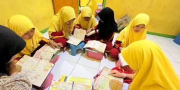 Imut-imut Manis Kelompok An-Nisa Santri Tahfidz Al-Quran Fathiyyah Zahra