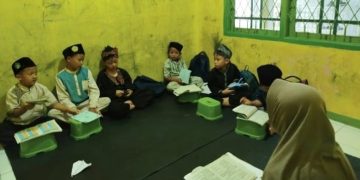 Kelompok Al-Muminun Santri Tahfidz Al-Quran Fathiyyah Zahra