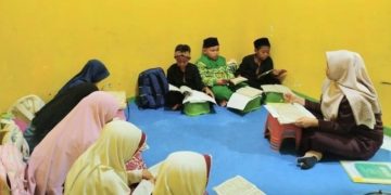 Kelompok Maryam Tak Kalah Semangat dalam Belajar