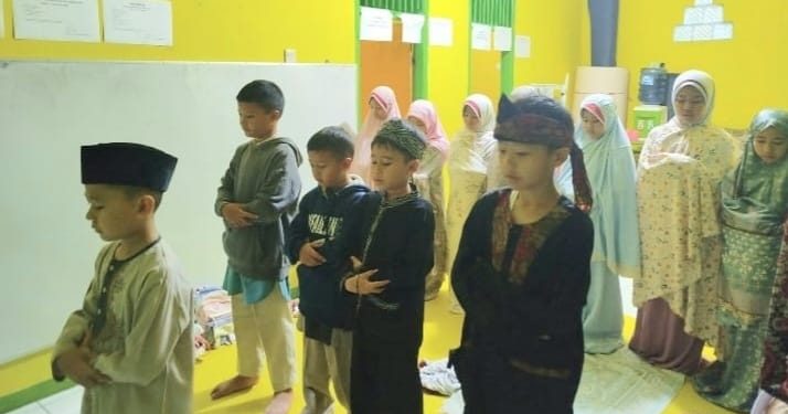 Rutinitas di Tahfidz Al-Quran Fathiyyah Zahra, Sholat Ashar Berjamaah